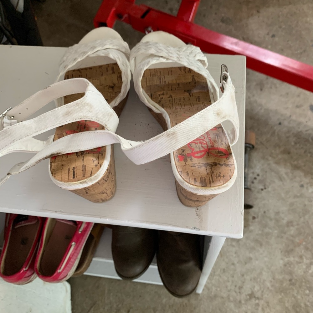 Shoes - Picture 3 of 4